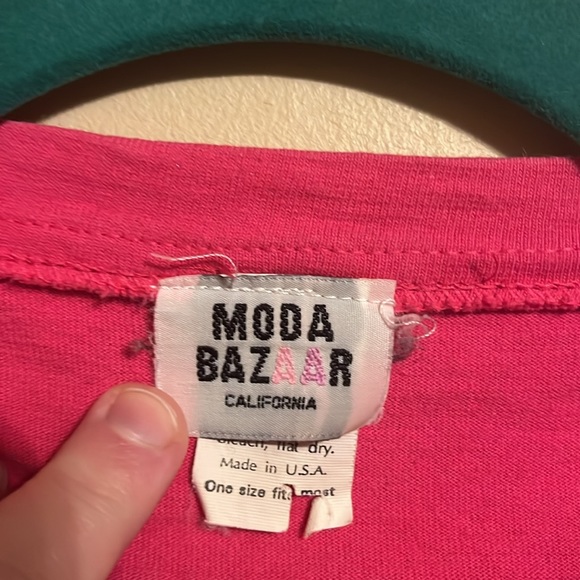 “Moda Bazaar”California 2 Hot pink puff, paint, glitter, floral, and faux pearls - Picture 5 of 15